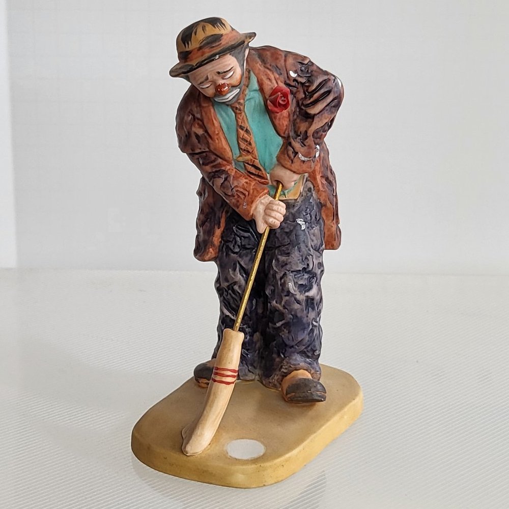 The Original Emmett Kelly Circus Collection Hobo Clown Sweeping